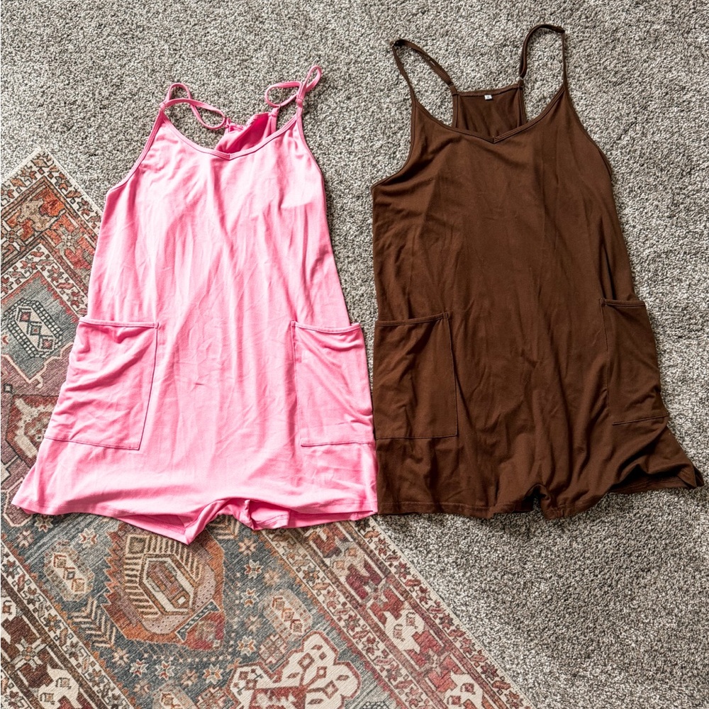 2 Rompers